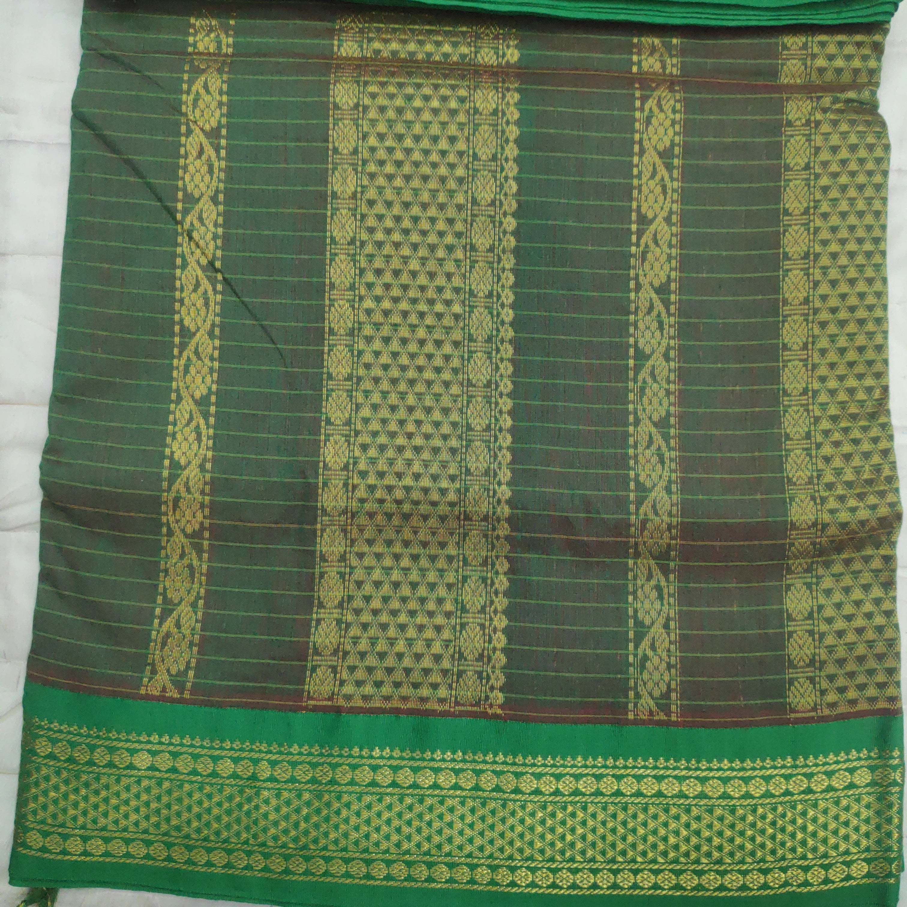 Kalyani Cotton checked  9.5 yards