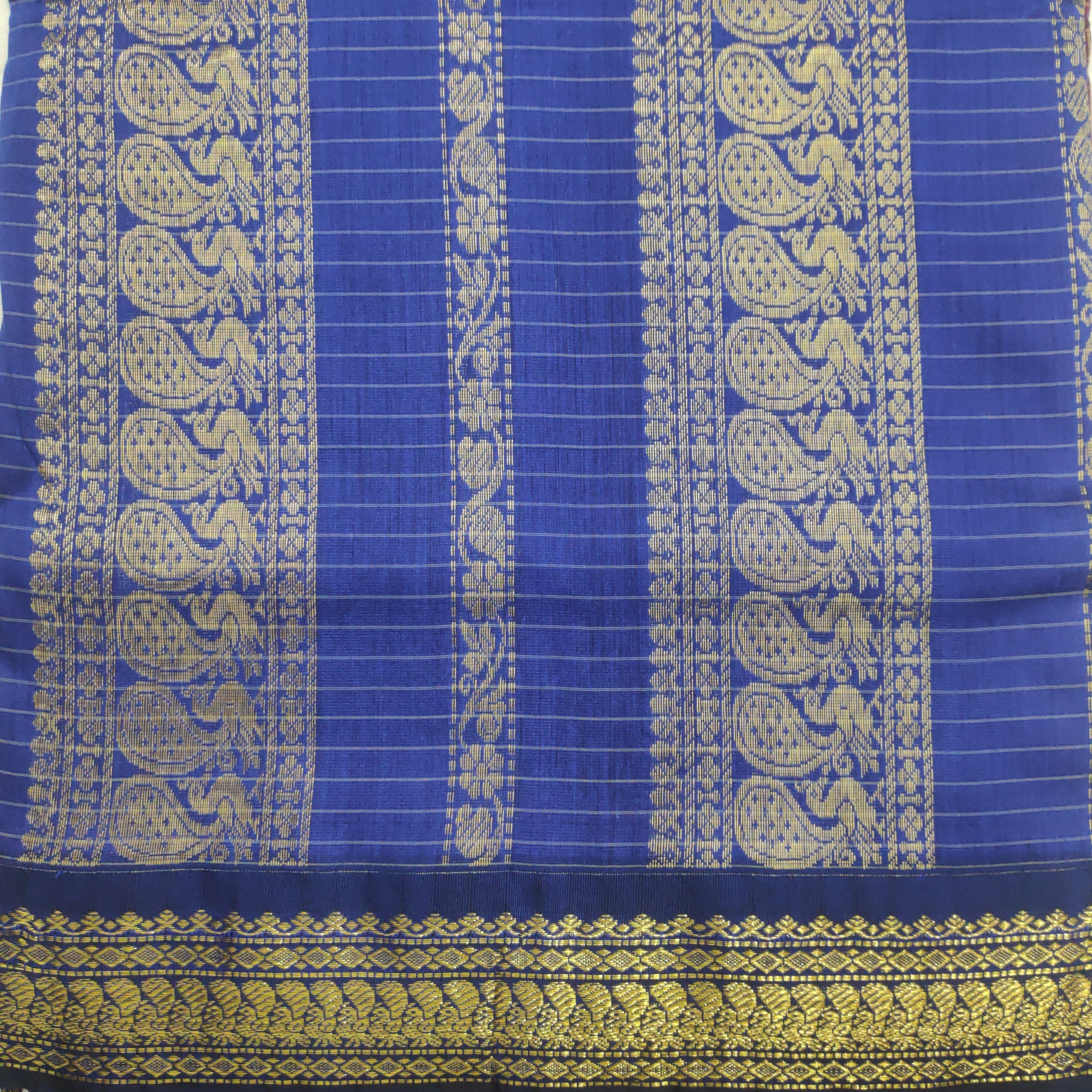 Kalyani Cotton checked  9.5 yards
