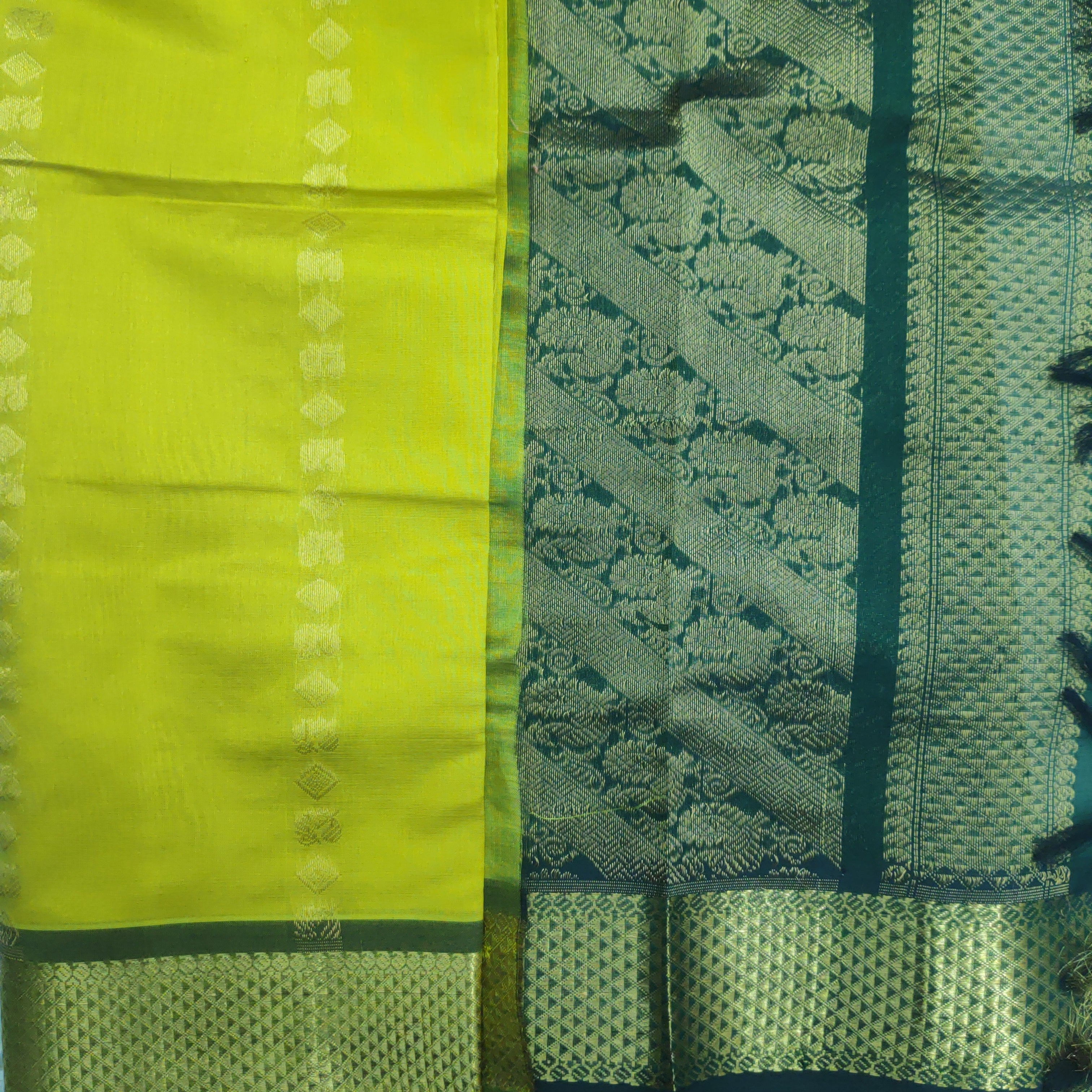 Pure silk cotton- Reverse Pallu- Semi Korvai
