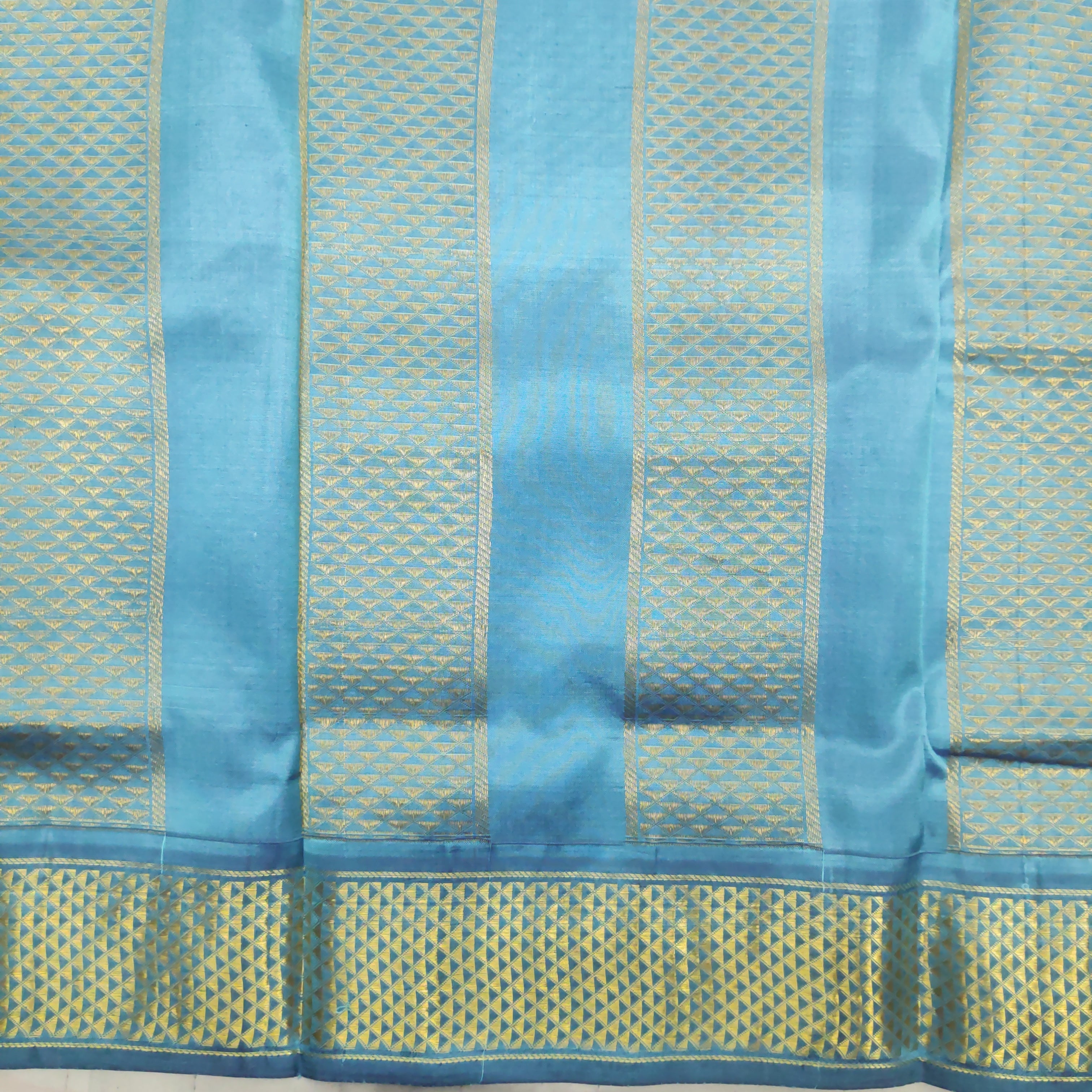 Pure silk 9.5yardz