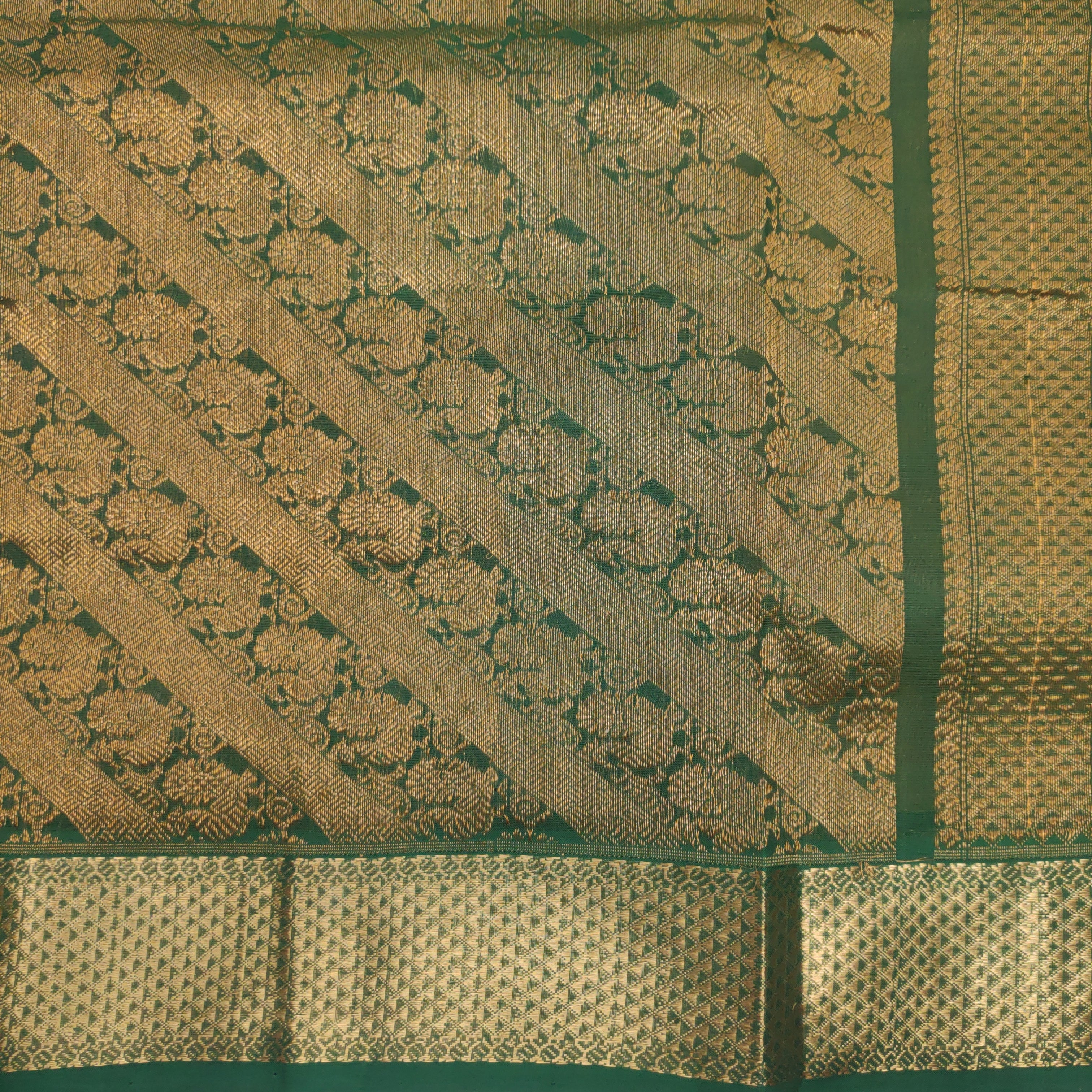 Pure silk cotton- Reverse Pallu- Semi Korvai