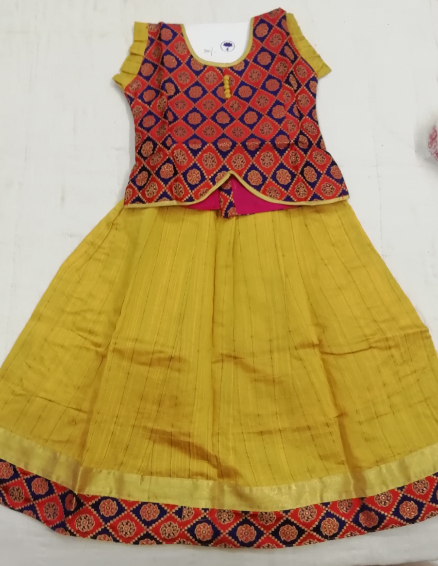 Embossed Paavadai