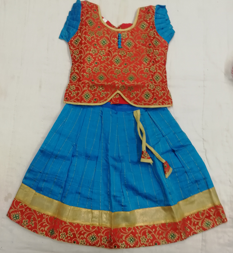 Embossed Paavadai