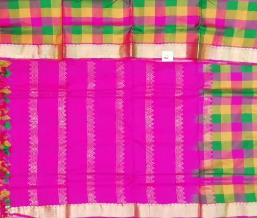 Pure silk paalum pazhamum checks. 9.5 yards madisar