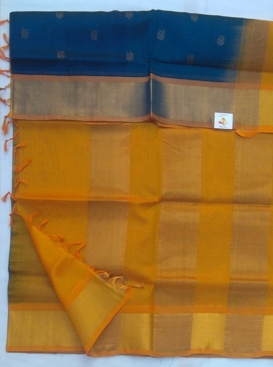 Butta in body with kadi jari border- Andhra Silk Cotton 6 yards