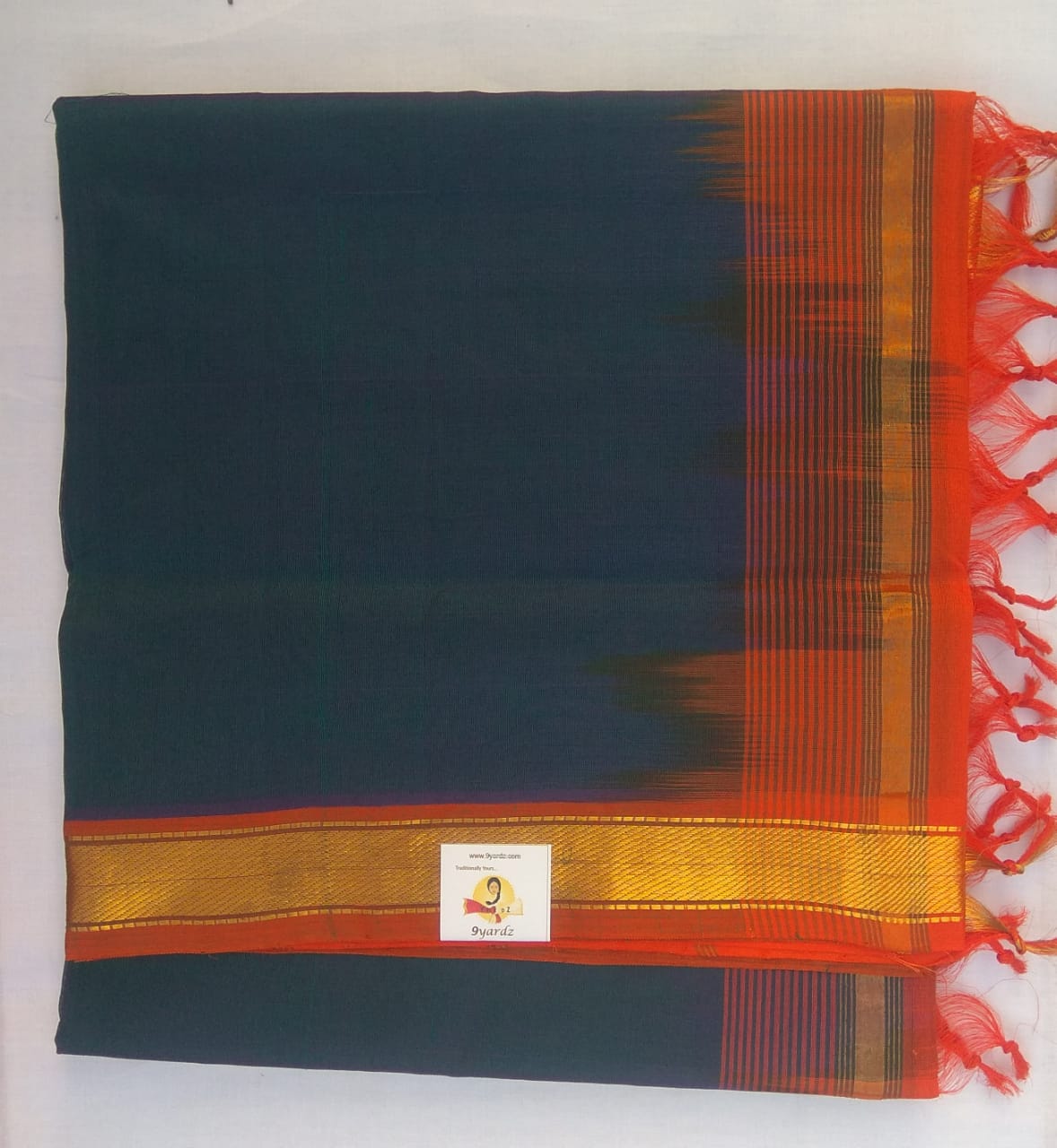 Plain body with single box jari border- Andhra Silk Cotton 6 yards