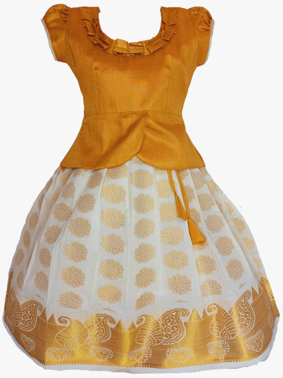 Embossed Paavadai